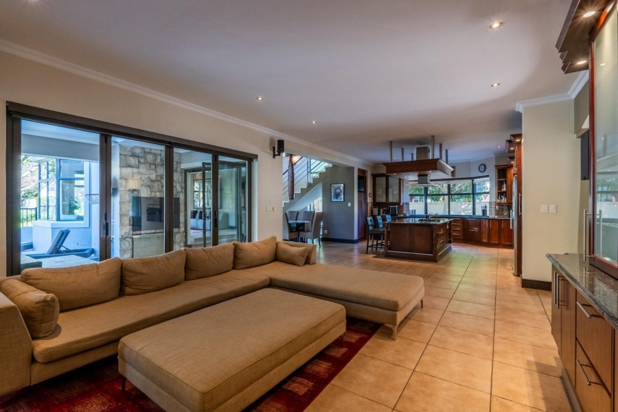 To Let 4 Bedroom Property for Rent in Boschenmeer Golf Country Estate Western Cape